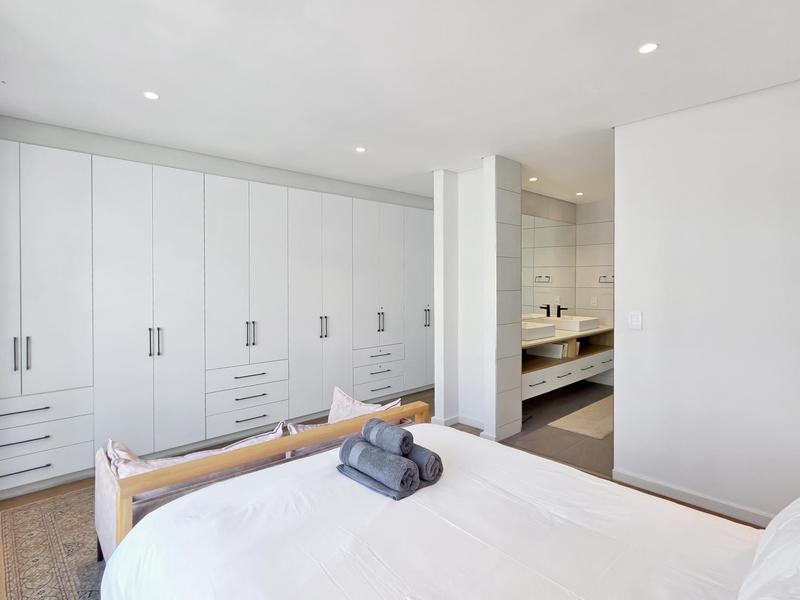 2 Bedroom Property for Sale in Sea Point Western Cape